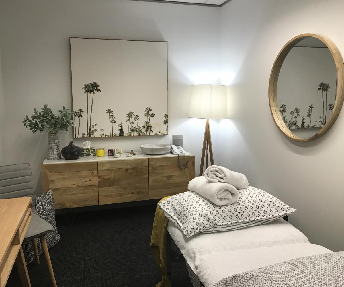 Holistic Acupuncture